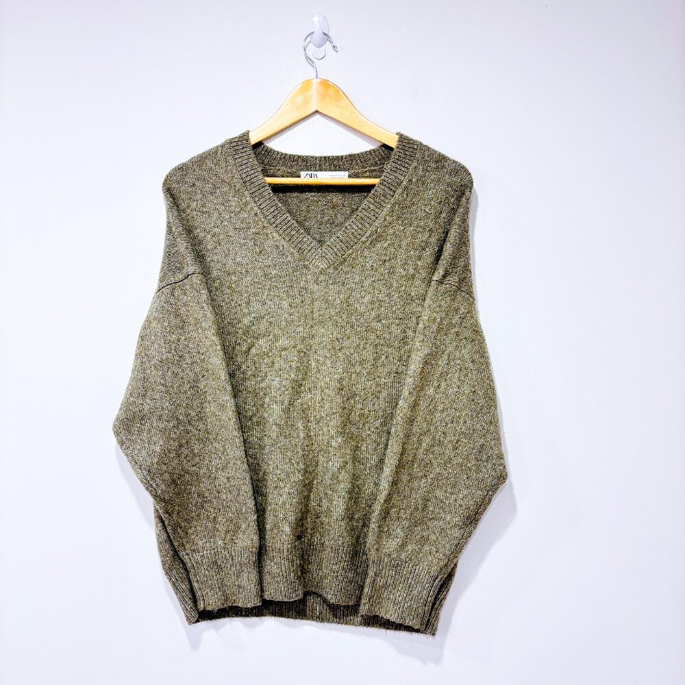 ZARA‎ Taupe V-Neck Knit Sweater Minimal Men’s | Small *